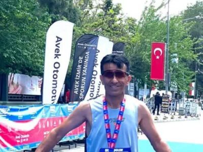 اقتدار ملموس دونده مازنی در رقابت‌های دوی ماراتن ازمیر ترکیه