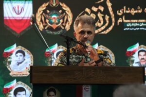یادواره شهدای والامقام پدافند هوایی به میزبانی پدافند هوایی شهید ظرافتی استان مازندران، شامگاه 28 اردیبهشت ماه با حضور جمعی از مسئولان، فرماندهان نظامی، خانوادههای معظم شهدا و مردم شهیدپرور، در مسجد علی بن ابیطالب (ع) کوی ولیعصر پایگاه شهید ظرافتی مازندران در بابلسر برگزار شد.