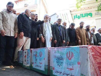 اقامه نماز نماینده ولی فقیه در مازندران بر پیکرهای پاک شهدای ساروی تجاوز تروریستی رژیم صهیونستی