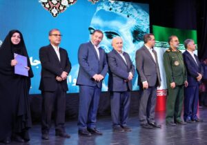 از مدیرکل بهزیستی مازندران به عنوان دستگاه شایسته تقدیر در گروه “سلامت و رفاه اجتماعی” در جشنواره شهید رجایی تجلیل بعمل آمد