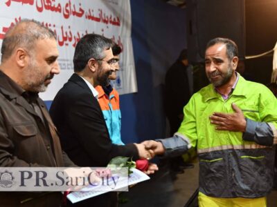 تجلیل شهردار ساری از کارگران نمونه همزمان با اجتماع میثاق با ولایت