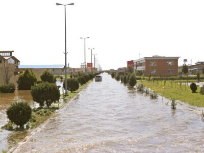 از توقف در حاشیه رودخانه‌ها و کوهنوردی خودداری کنید